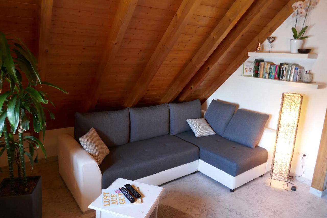 Moderne 2 Zi - Fewo Weinbergliebe Am Tuniberg Zwischen Freiburg Und Frankreich Merdingen Esterno foto